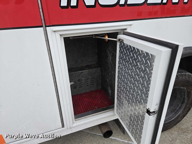 image for item DI6283 2001 Ford E350 ambulance