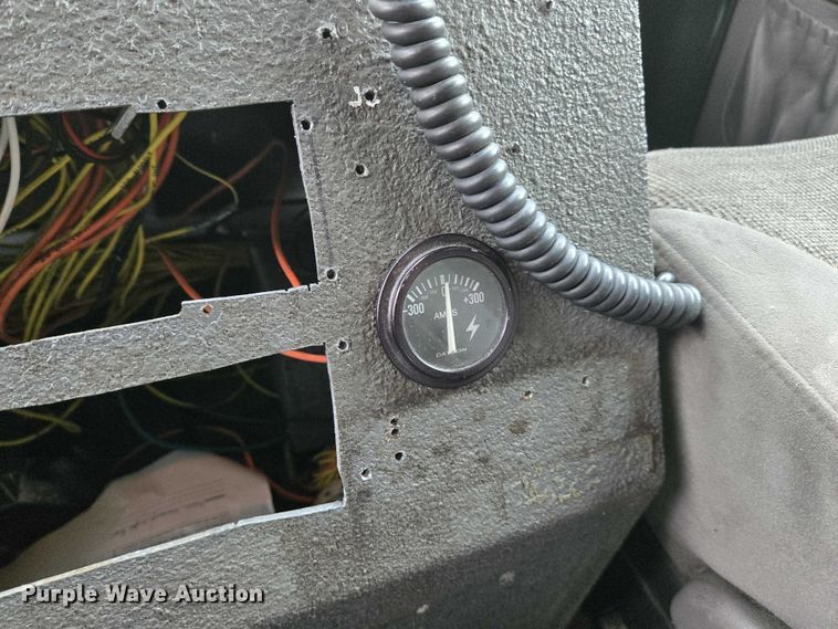 image for item DI6283 2001 Ford E350 ambulance