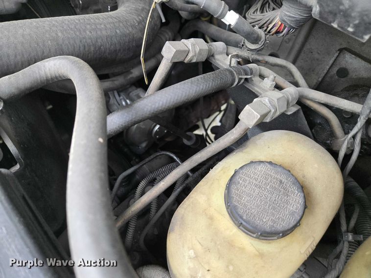 image for item DI6283 2001 Ford E350 ambulance