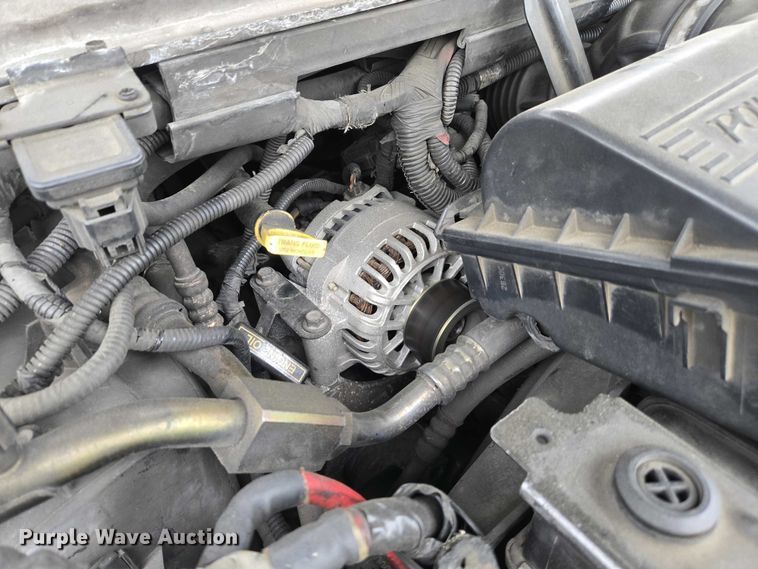 image for item DI6283 2001 Ford E350 ambulance