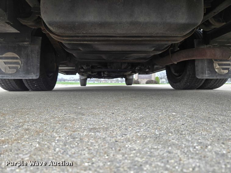 image for item DI6283 2001 Ford E350 ambulance