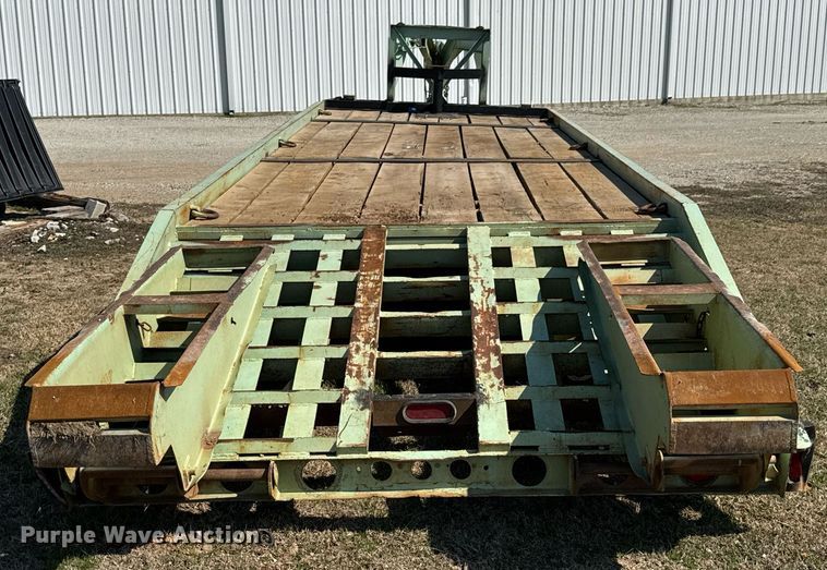 image for item DO0692 1996 Belshe T24-2EGN equipment trailer