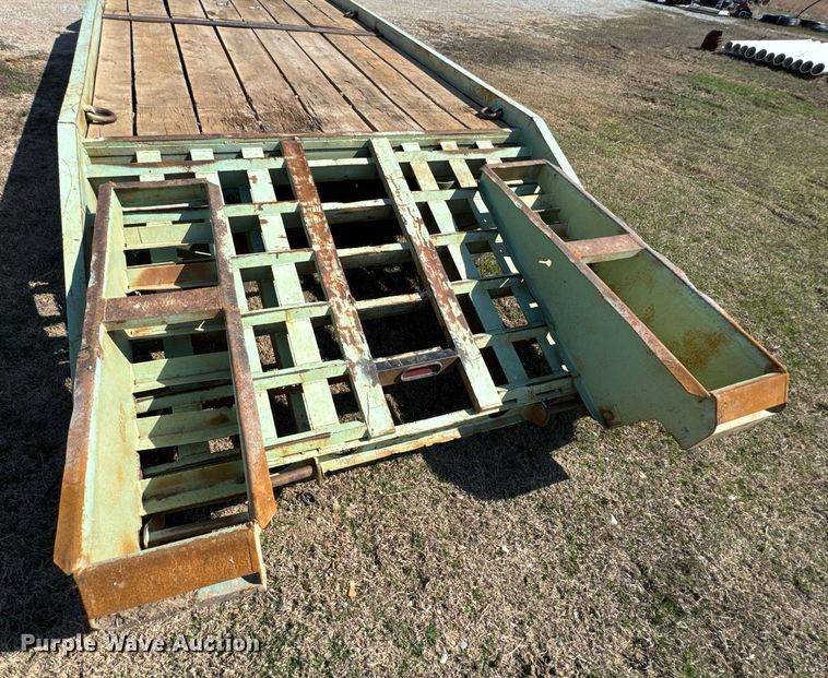 image for item DO0692 1996 Belshe T24-2EGN equipment trailer