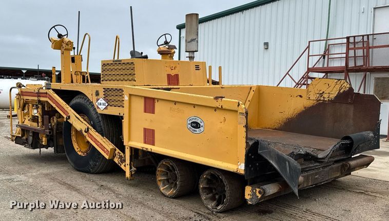 image for item DO0752 1992 Blaw-Knox PF-200 B paver