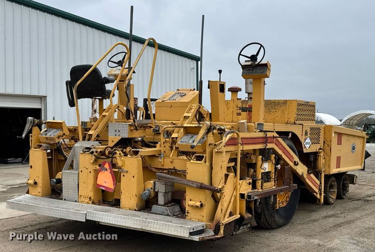 image for item DO0752 1992 Blaw-Knox PF-200 B paver