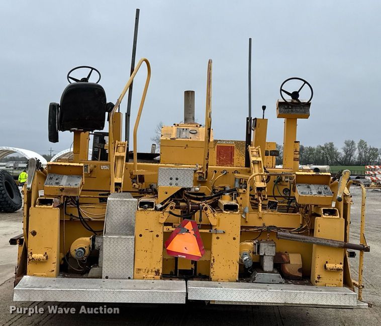 image for item DO0752 1992 Blaw-Knox PF-200 B paver