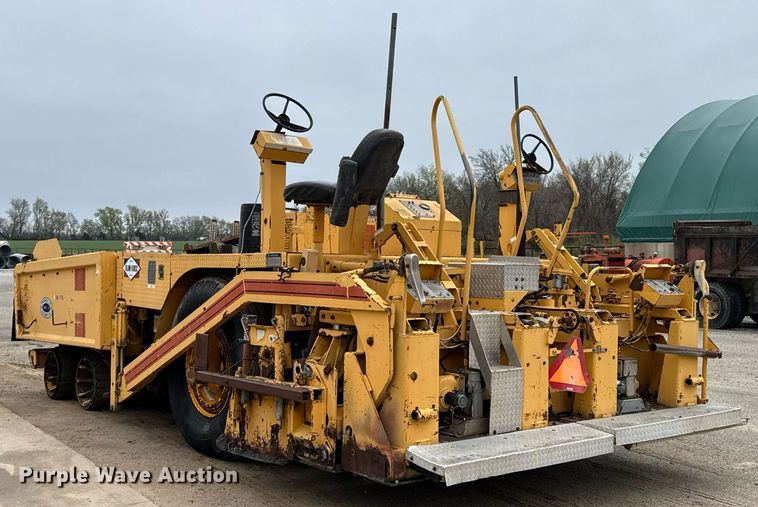 image for item DO0752 1992 Blaw-Knox PF-200 B paver