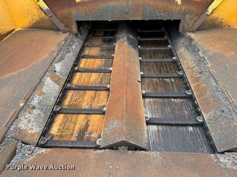 image for item DO0752 1992 Blaw-Knox PF-200 B paver