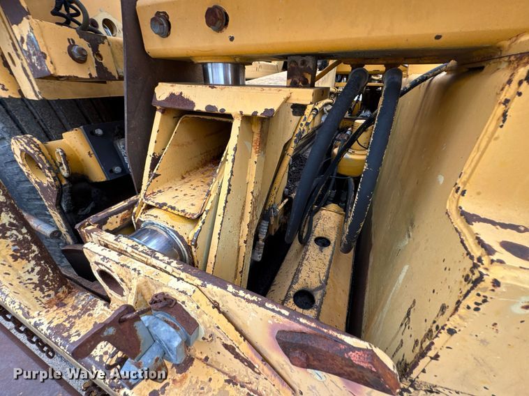 image for item DO0752 1992 Blaw-Knox PF-200 B paver