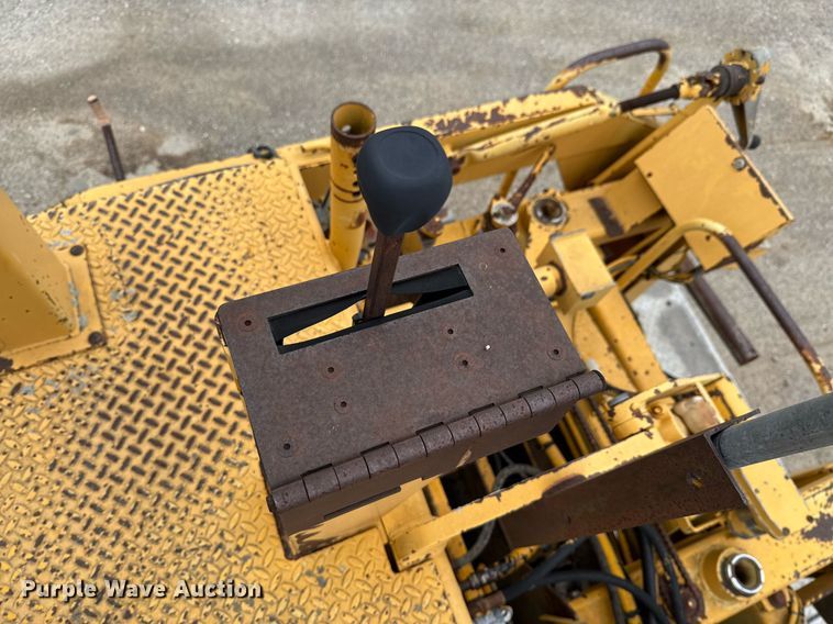 image for item DO0752 1992 Blaw-Knox PF-200 B paver