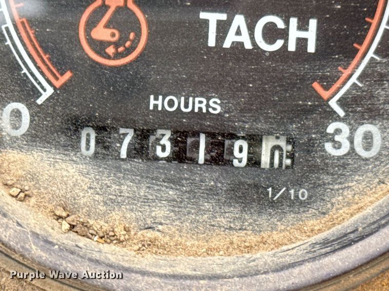 image for item DO0752 1992 Blaw-Knox PF-200 B paver