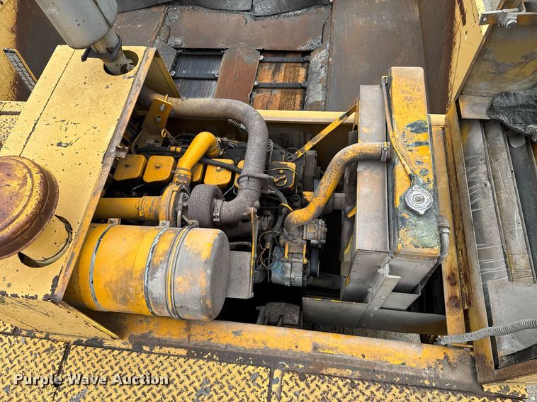 image for item DO0752 1992 Blaw-Knox PF-200 B paver