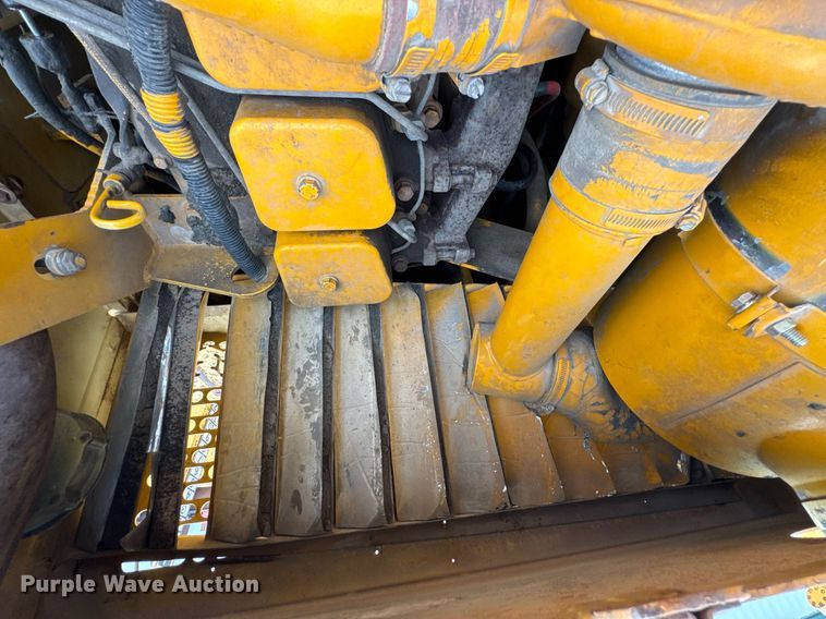 image for item DO0752 1992 Blaw-Knox PF-200 B paver