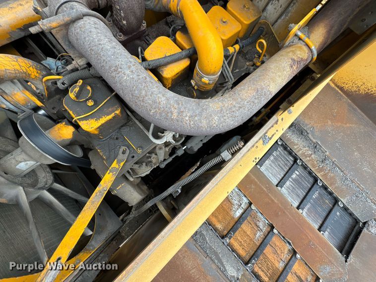 image for item DO0752 1992 Blaw-Knox PF-200 B paver