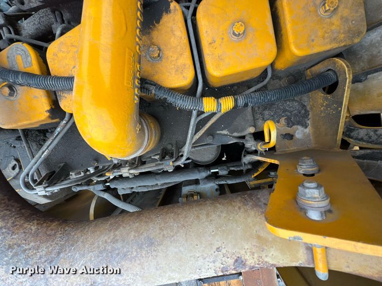 image for item DO0752 1992 Blaw-Knox PF-200 B paver