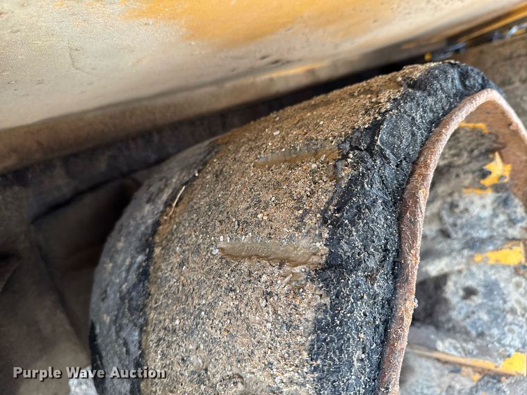 image for item DO0752 1992 Blaw-Knox PF-200 B paver