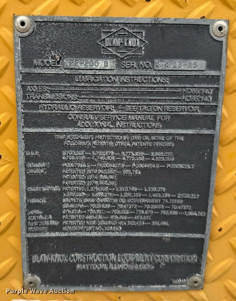 image for item DO0752 1992 Blaw-Knox PF-200 B paver