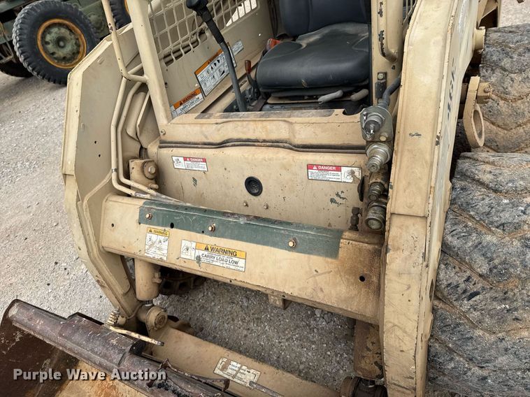 image for item DO0753 2005 Bobcat S150 skid steer loader