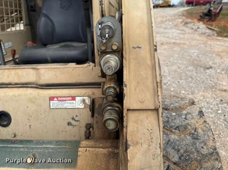 image for item DO0753 2005 Bobcat S150 skid steer loader