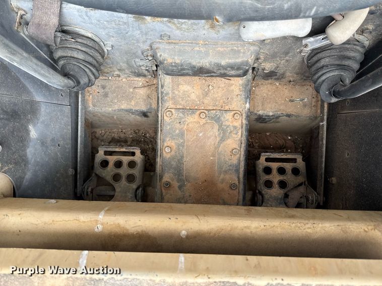 image for item DO0753 2005 Bobcat S150 skid steer loader