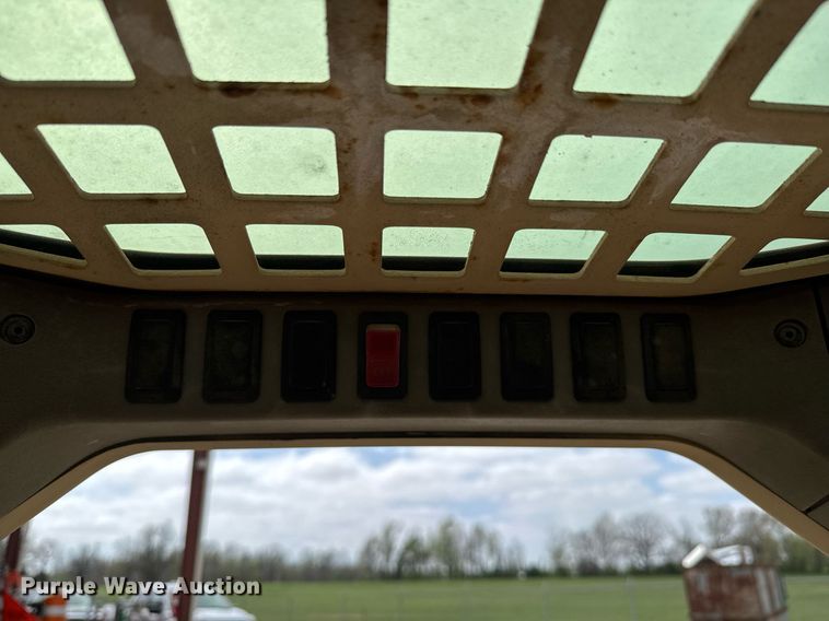 image for item DO0753 2005 Bobcat S150 skid steer loader