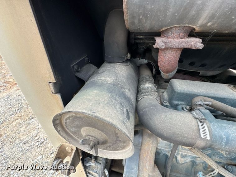 image for item DO0753 2005 Bobcat S150 skid steer loader