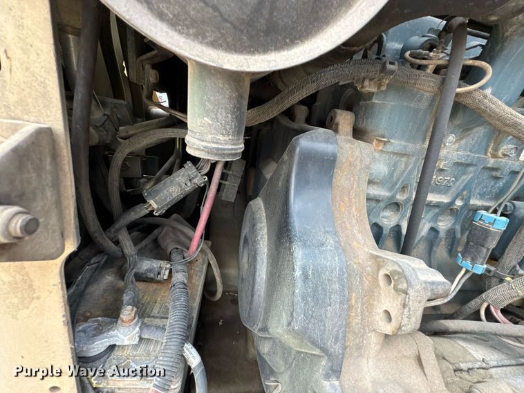 image for item DO0753 2005 Bobcat S150 skid steer loader