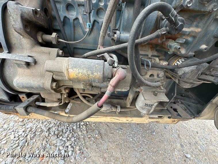 image for item DO0753 2005 Bobcat S150 skid steer loader