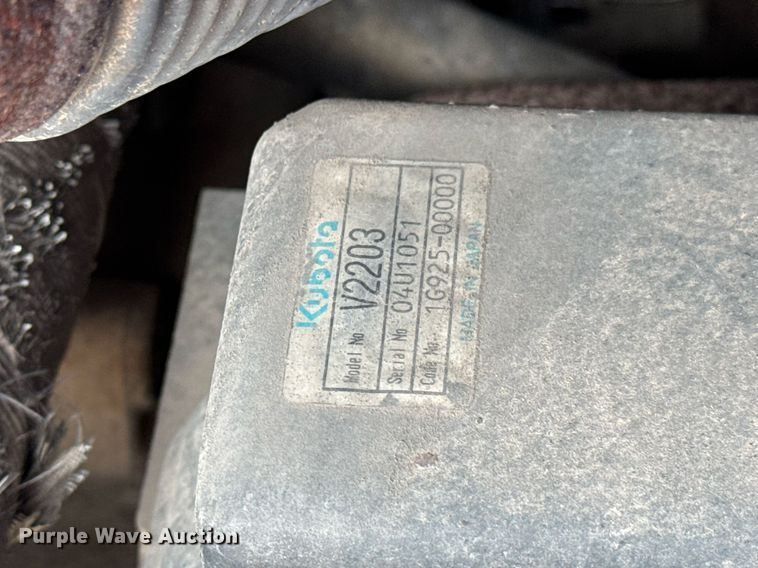 image for item DO0753 2005 Bobcat S150 skid steer loader