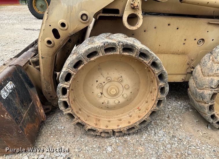 image for item DO0753 2005 Bobcat S150 skid steer loader