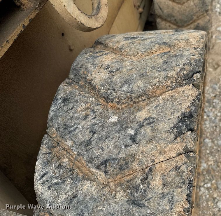 image for item DO0753 2005 Bobcat S150 skid steer loader