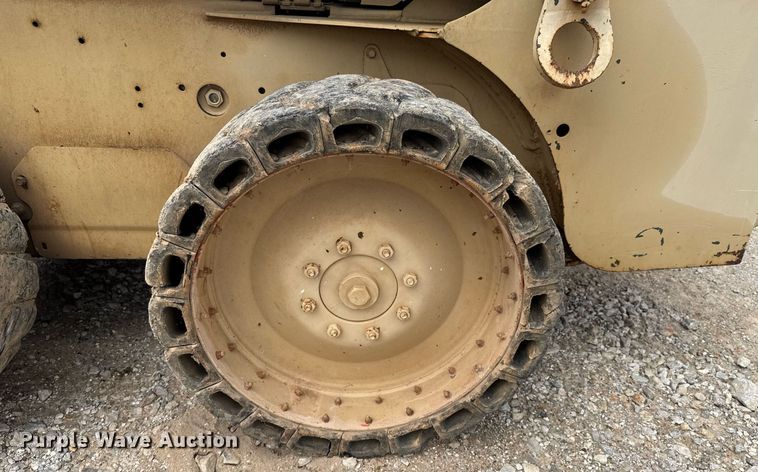 image for item DO0753 2005 Bobcat S150 skid steer loader