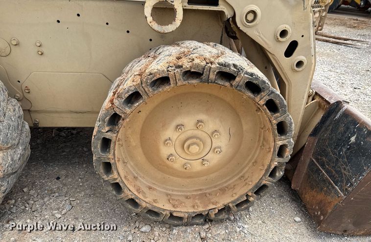 image for item DO0753 2005 Bobcat S150 skid steer loader