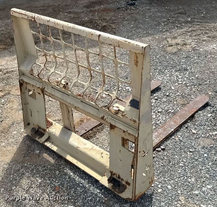 image for item DO0753 2005 Bobcat S150 skid steer loader