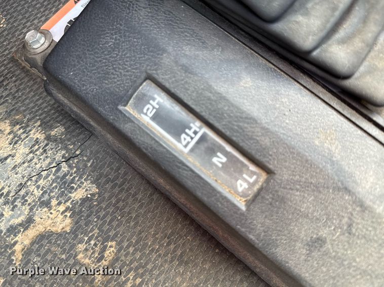 image for item DO0756 1985 Chevrolet D30 pickup truck