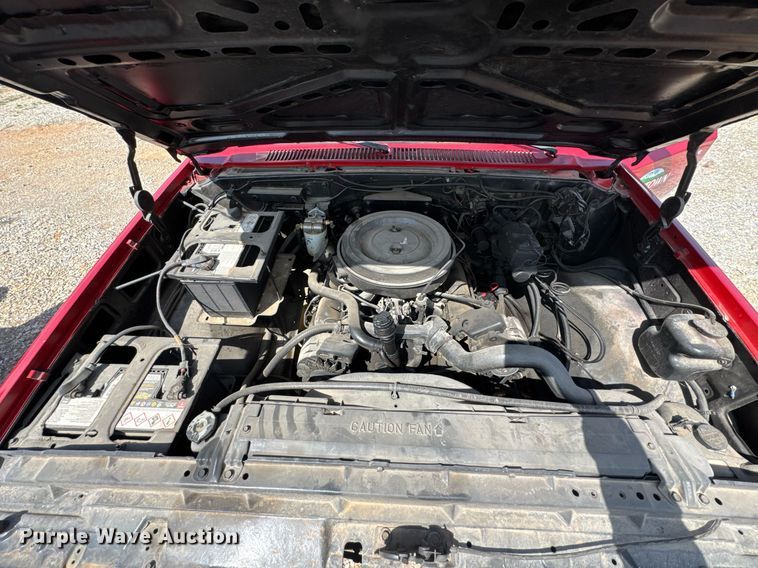 image for item DO0756 1985 Chevrolet D30 pickup truck