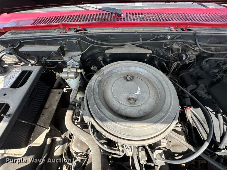 image for item DO0756 1985 Chevrolet D30 pickup truck