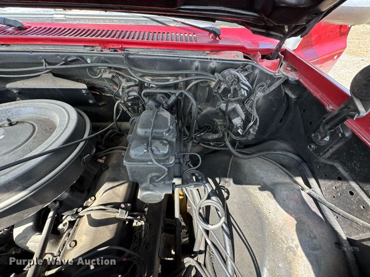 image for item DO0756 1985 Chevrolet D30 pickup truck