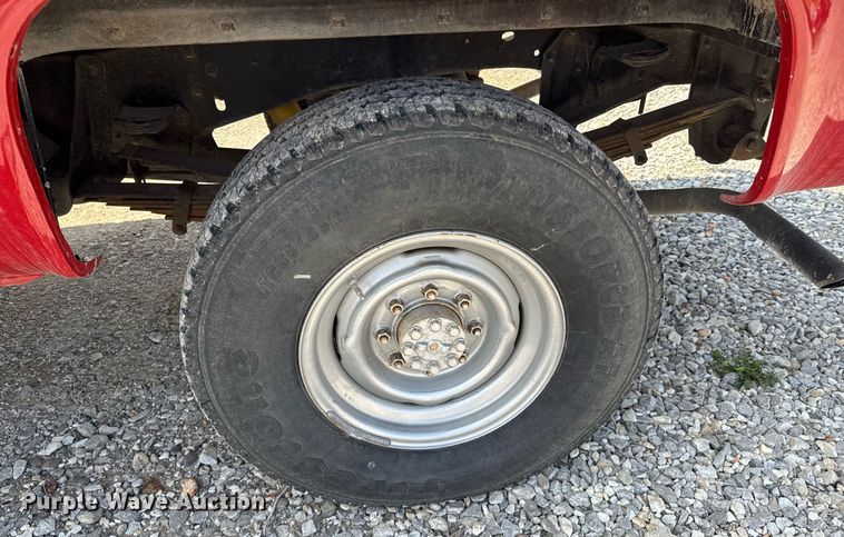 image for item DO0756 1985 Chevrolet D30 pickup truck