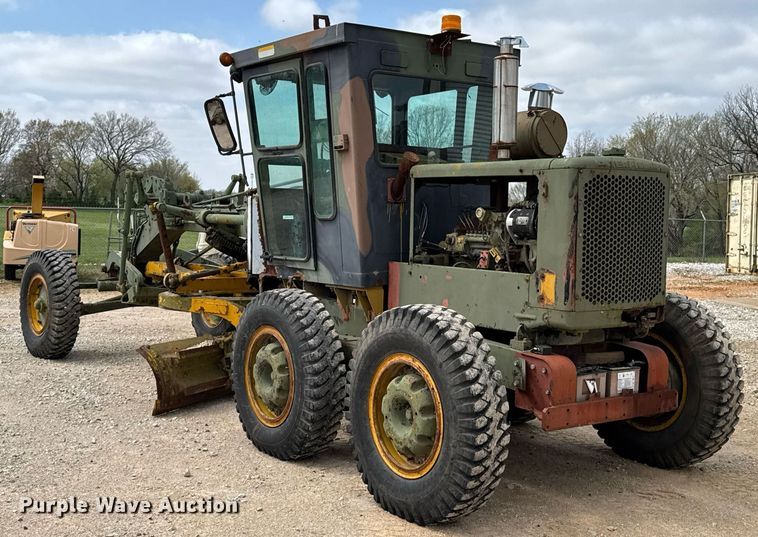 image for item DO0757 1962 Caterpillar 12E rigid frame motor grader