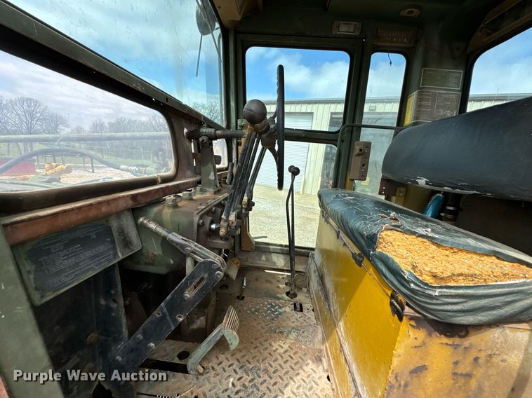 image for item DO0757 1962 Caterpillar 12E rigid frame motor grader