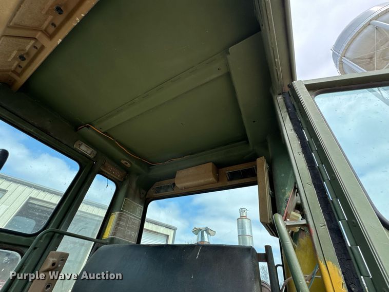 image for item DO0757 1962 Caterpillar 12E rigid frame motor grader