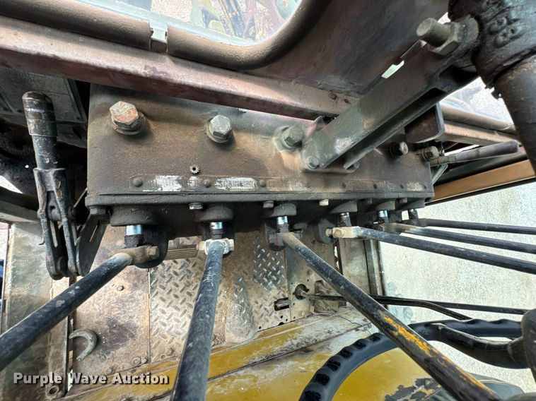 image for item DO0757 1962 Caterpillar 12E rigid frame motor grader