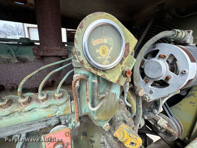 image for item DO0757 1962 Caterpillar 12E rigid frame motor grader