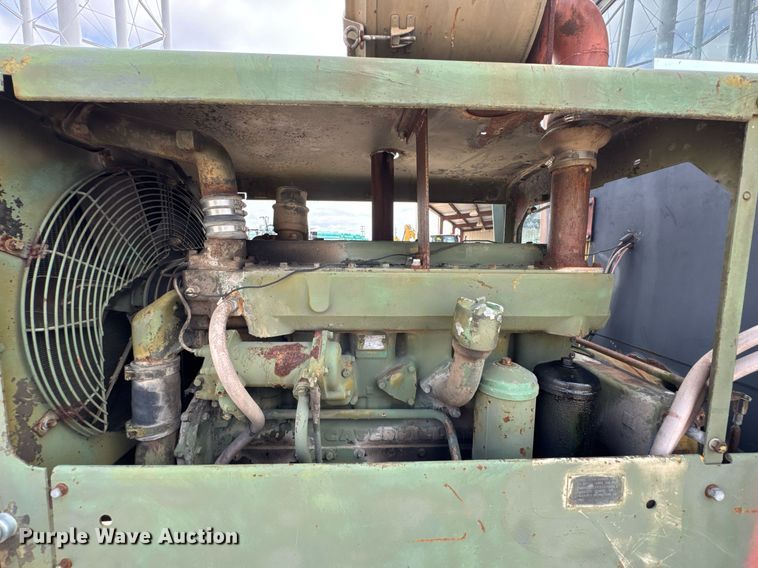 image for item DO0757 1962 Caterpillar 12E rigid frame motor grader