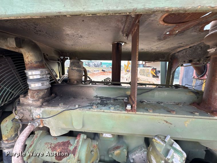 image for item DO0757 1962 Caterpillar 12E rigid frame motor grader