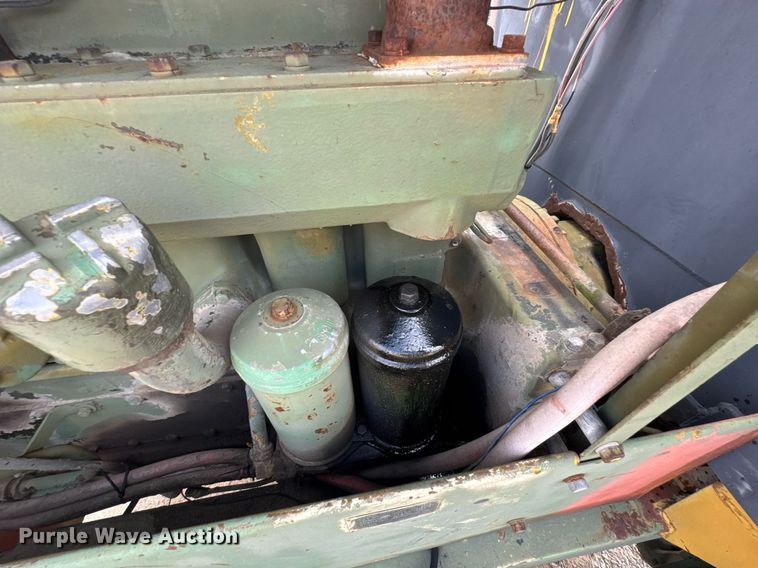 image for item DO0757 1962 Caterpillar 12E rigid frame motor grader