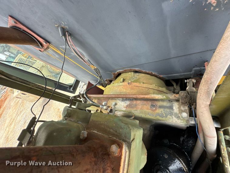 image for item DO0757 1962 Caterpillar 12E rigid frame motor grader