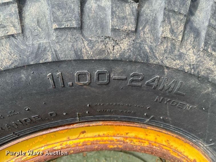 image for item DO0757 1962 Caterpillar 12E rigid frame motor grader