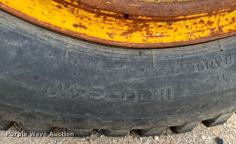 image for item DO0757 1962 Caterpillar 12E rigid frame motor grader